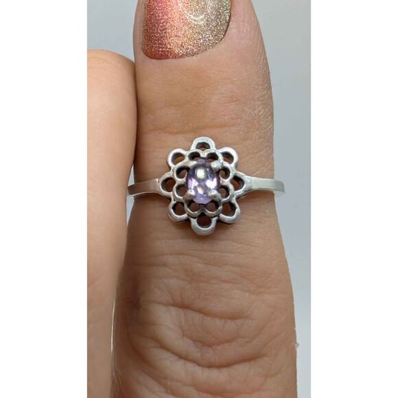 Vintage Amethyst Filigree Dainty Sterling Silver Ring Size 5 3/4 - Picture 4 of 5